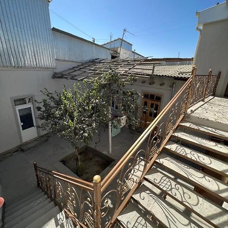 In Center Of Bukhara Family Guest House Mirg'Iyos Екстериор снимка