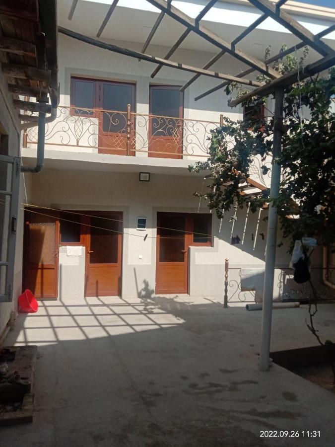 In Center Of Bukhara Family Guest House Mirg'Iyos Екстериор снимка
